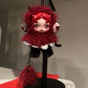 Pop mart- SKULLPANDA You Found Me. CHOMP.